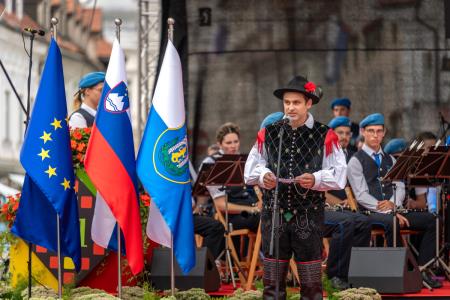 Dnevi narodnih noš in oblačilne dediščine v Kamniku   (38)